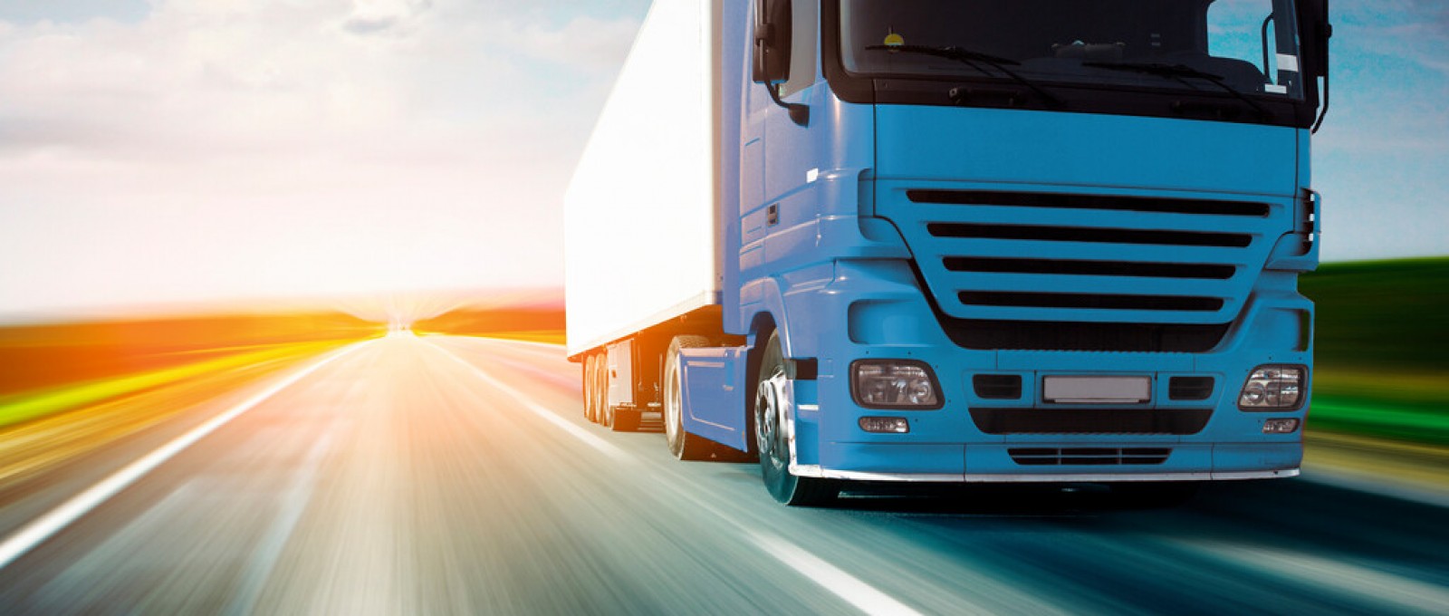 A gépgyártók többsége - néhány kivételtől eltekintve - nem rendelkezik saját szűrőgyárral, különböző beszállítóktól vásárol. Attól lesz gyári egy szűrő, hogy a gépgyár logoját tüntetik fel rajta.